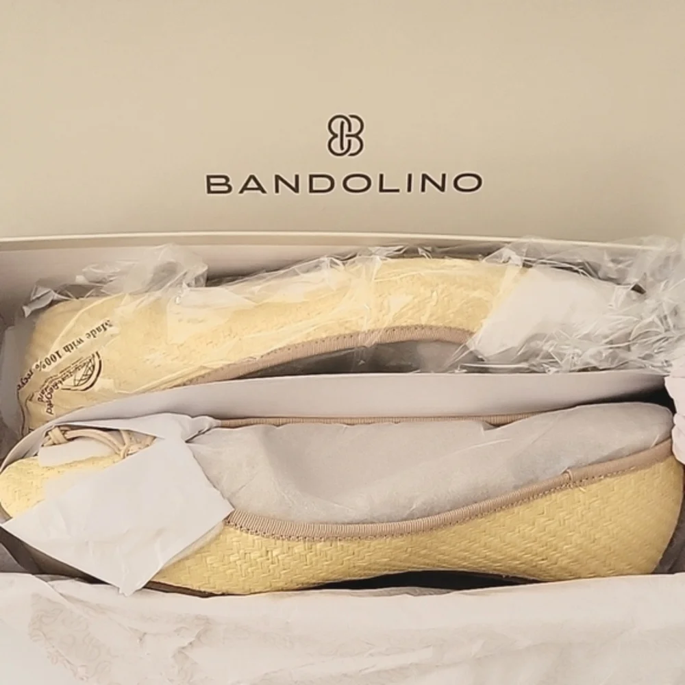 Bandolino NWT Paprika2 Ballet Flats Bow Detail Light Natural